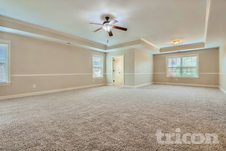 Building Photo - 216 Fannin Ln