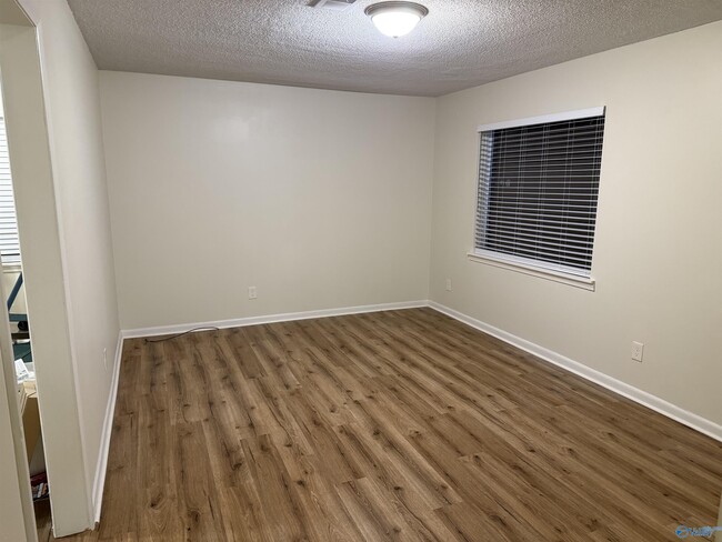 Building Photo - 3205 Delisa Cir NW
