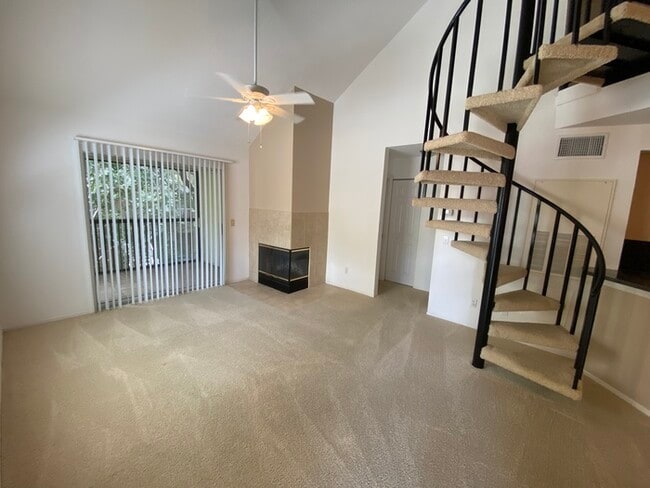 Building Photo - 11 Arbor Club Dr