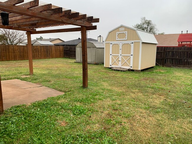 Building Photo - 8425 Bigwood Drive