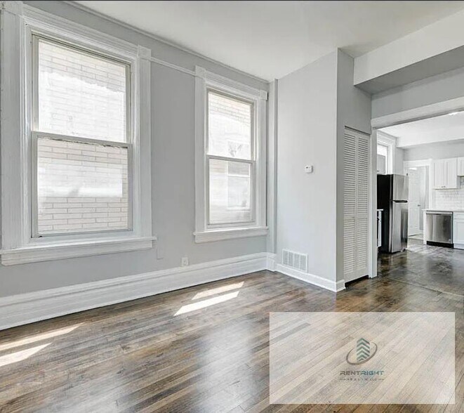 Building Photo - 2926 S Wallace St