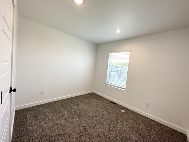 Building Photo - 1070 Boardwalk