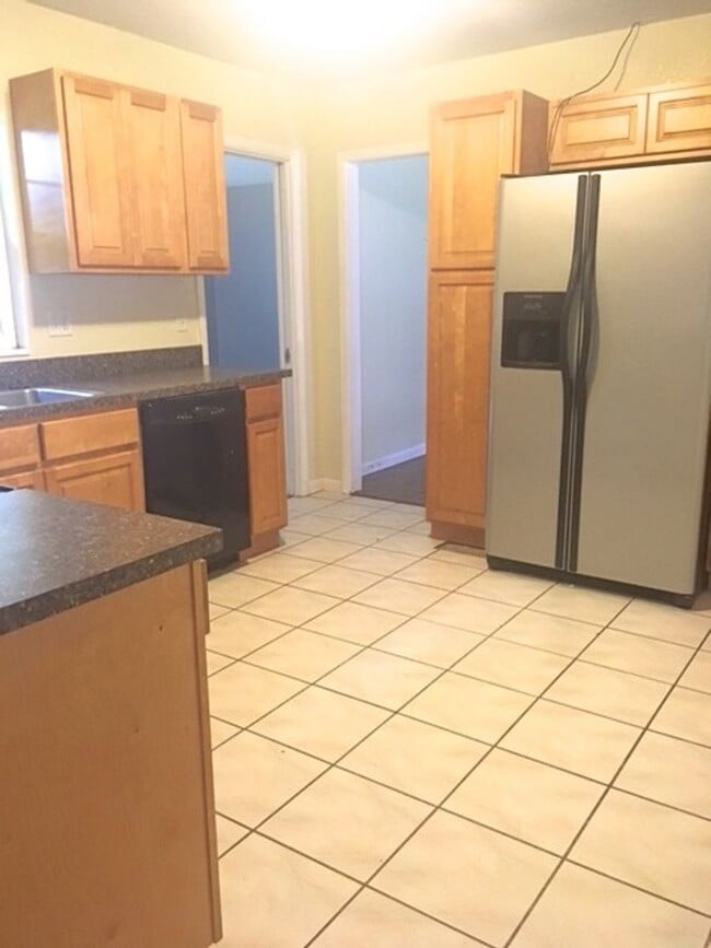 Building Photo - ***Charming 3 Bedroom, 2 Bath Home in Bart...