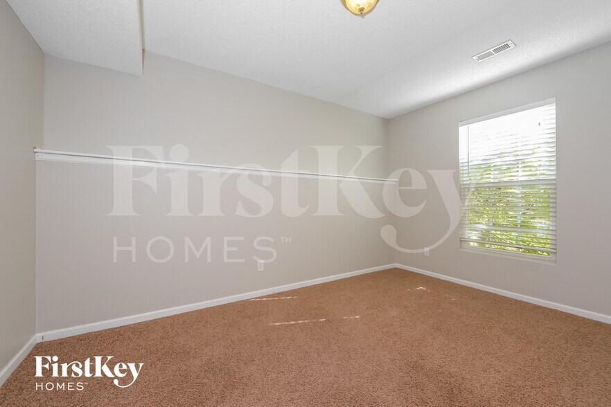Building Photo - 609 Rosehill Dr