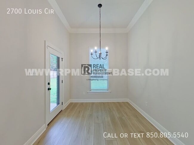 Building Photo - 2700 Louis Cir