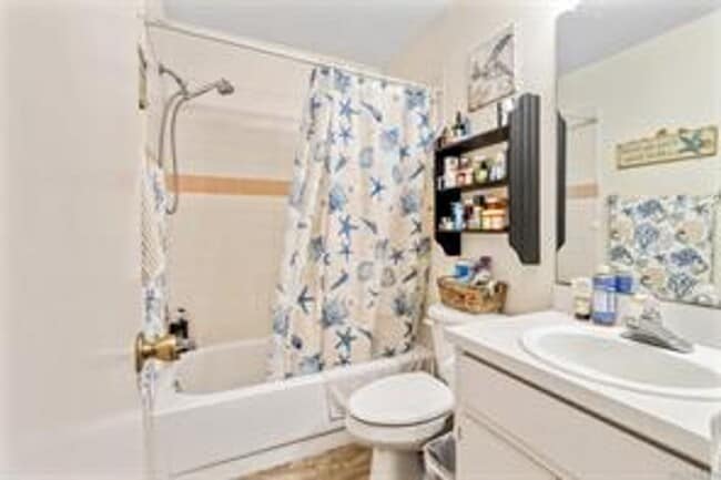 Building Photo - 2nd floor Crystal Landings Condo with Pool...