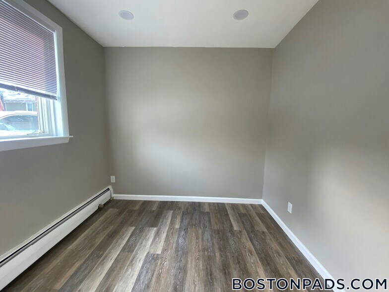 Building Photo - 50 Evergreen St