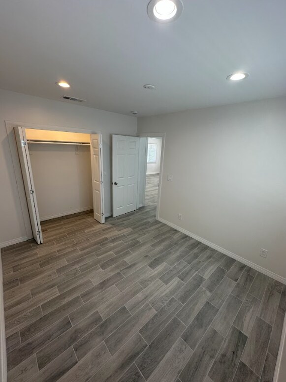 Building Photo - 4064 E 60th St