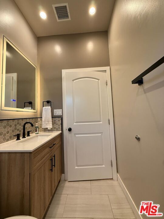 Building Photo - 10905 Olinda St