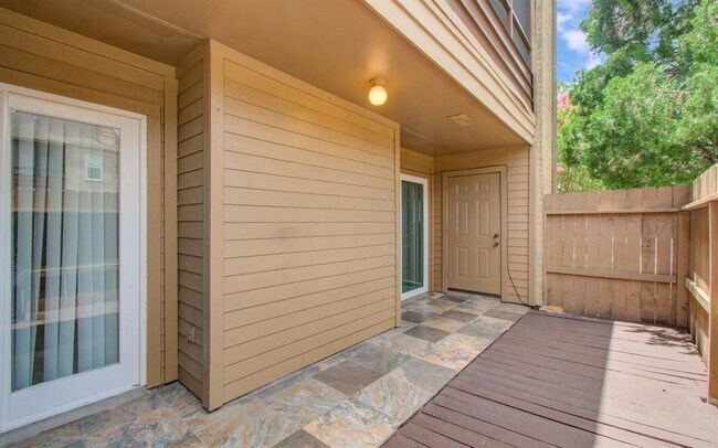 Building Photo - 11527 Sagewillow Ln