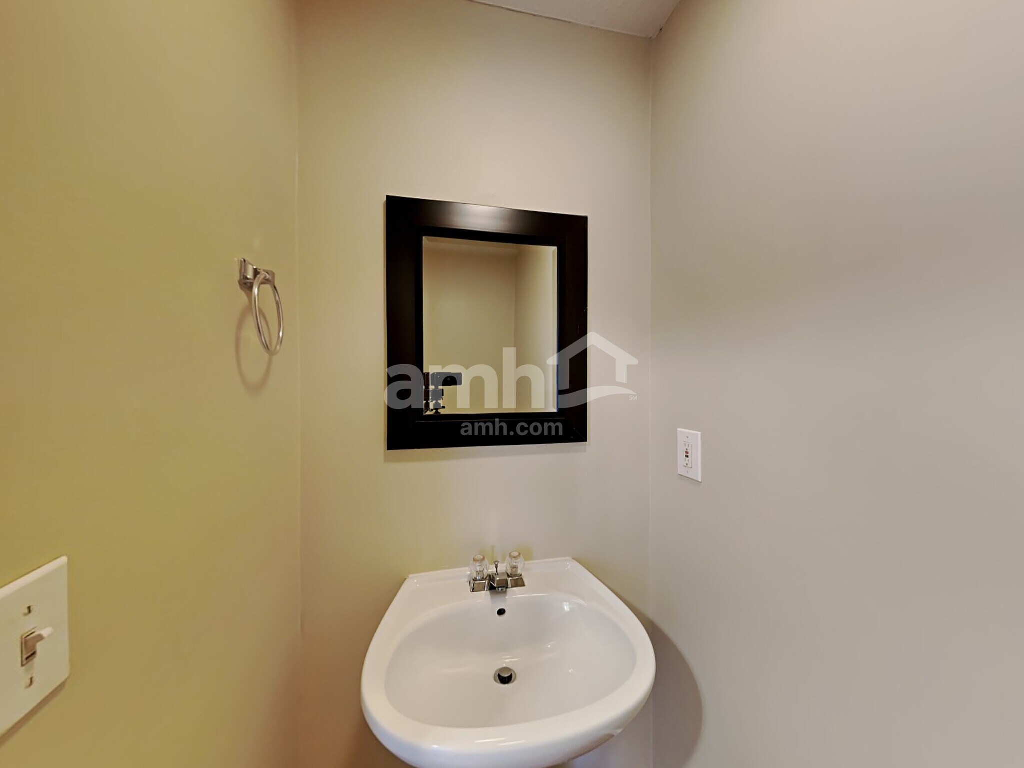 Building Photo - 3860 Charlton Ives Dr NW