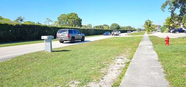 Building Photo - 3684 Pinehurst Dr