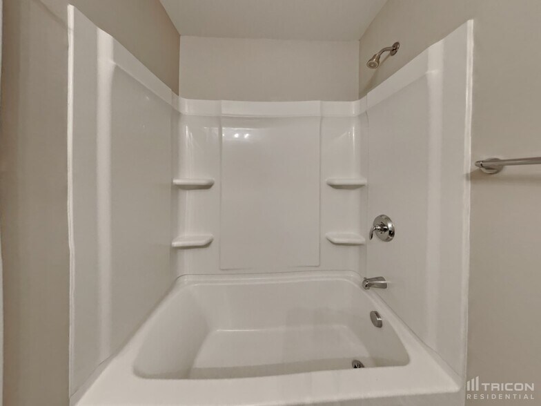 Building Photo - 2820 Wild Poplar Way