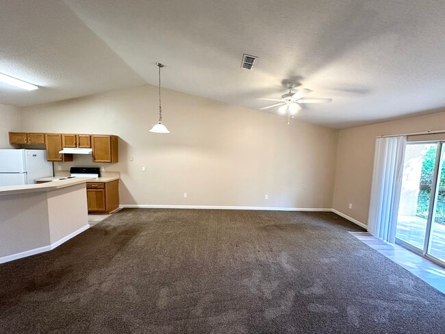 Building Photo - 23 Eton Ln