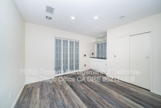 Building Photo - 2898 Woodridge Cir