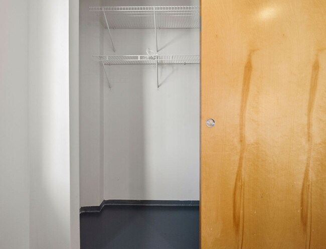 Building Photo - 160 E Berkeley St