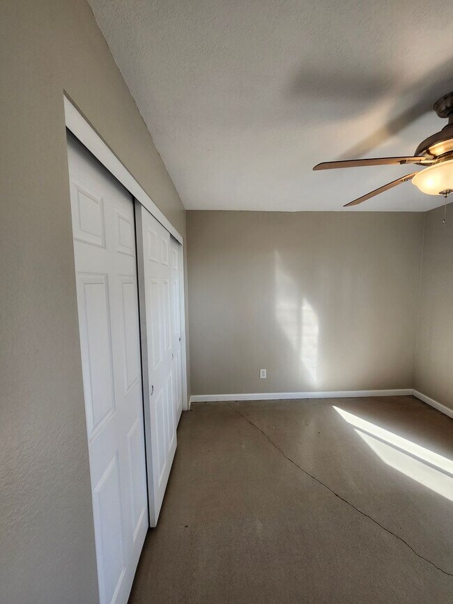 Building Photo - Charming Single-Story Home