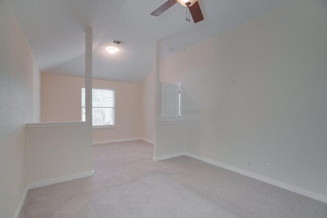 Building Photo - 402 Hickory Tree Dr