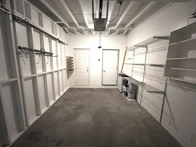 Building Photo - 1515 Sawyerwood Ave