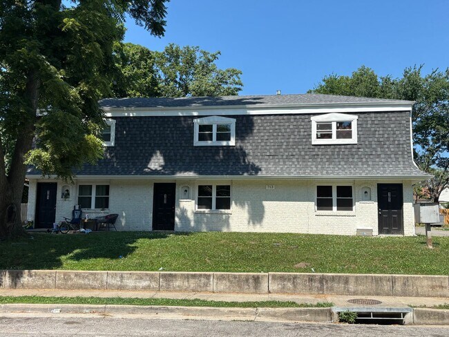 Primary Photo - 713 N 6th St