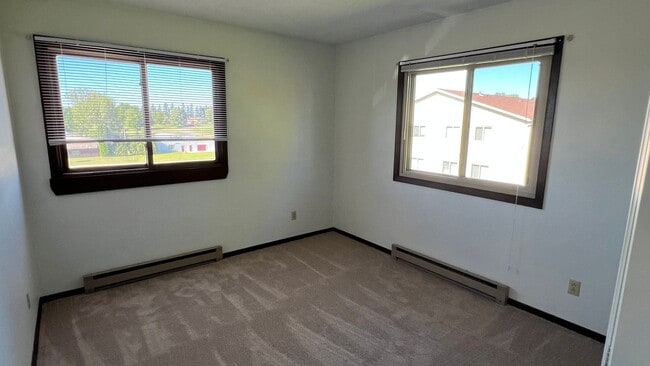Building Photo - Elmwood Terrace