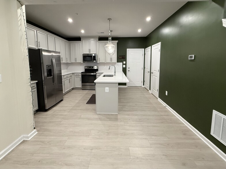 Primary Photo - 803 Haversack Hunt Way