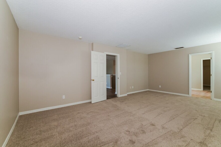 Building Photo - 4729 Barbados Loop