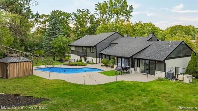 Building Photo - 3332 Barlyn Ln