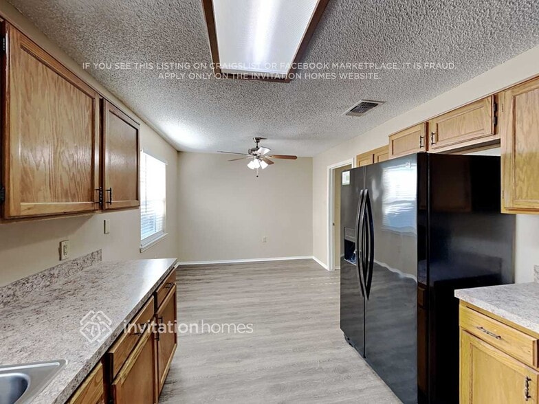 Building Photo - 305 Iberis Dr