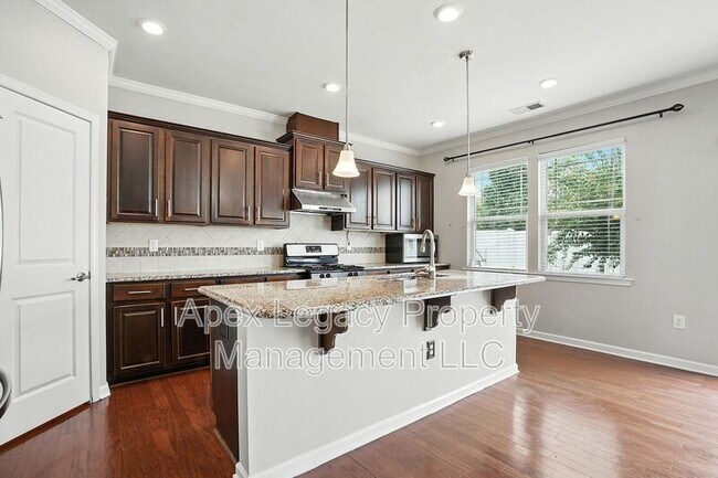 Building Photo - 1009 Artis Town Ln