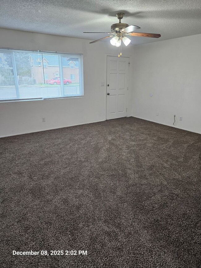 Building Photo - 560 S G St