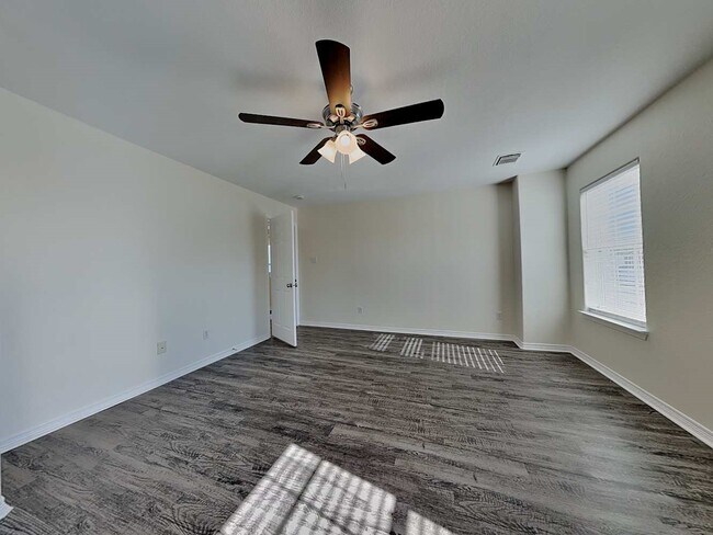 Building Photo - 9122 Prairie Trails Dr