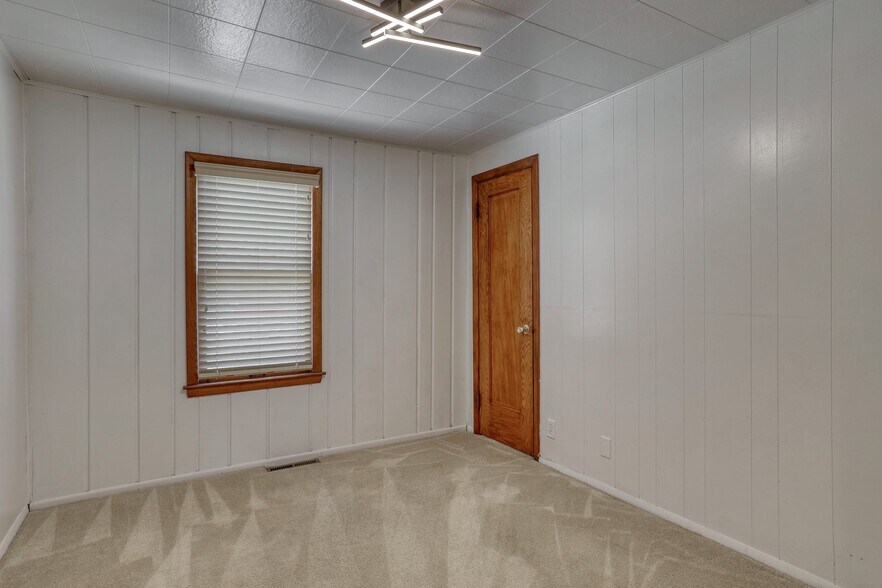 Building Photo - 4834 N 106th St