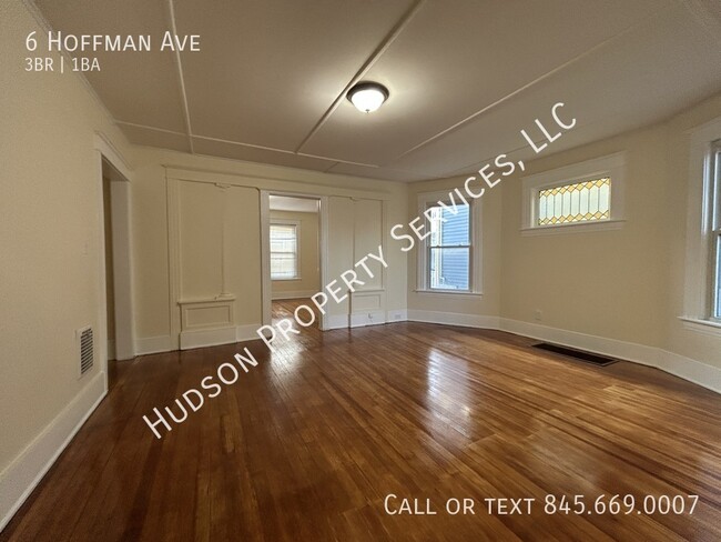 Building Photo - Beautiful and Newly Updated 1st Floor Apar...