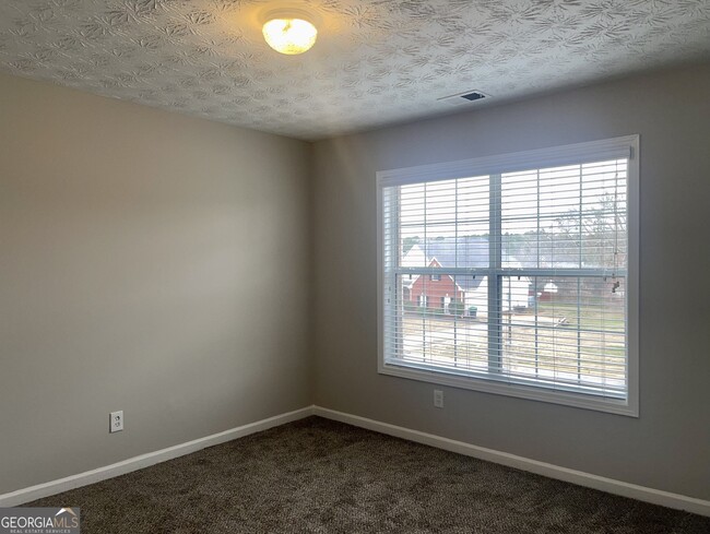 Building Photo - 299 Sheffield Chase