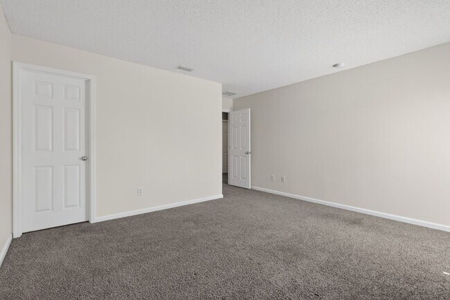 Building Photo - Great location! Great price! Great home!