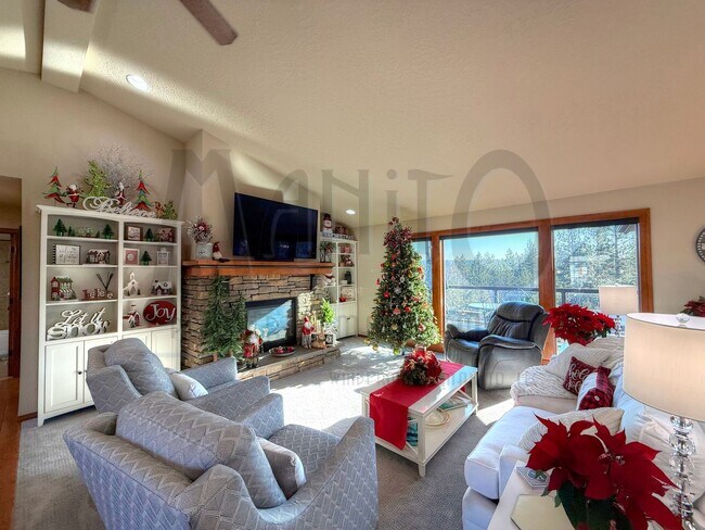 Building Photo - Stunning River Ridge Home With Spectacular Views