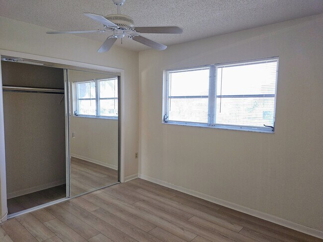 Building Photo - 360 137th Ave Cir
