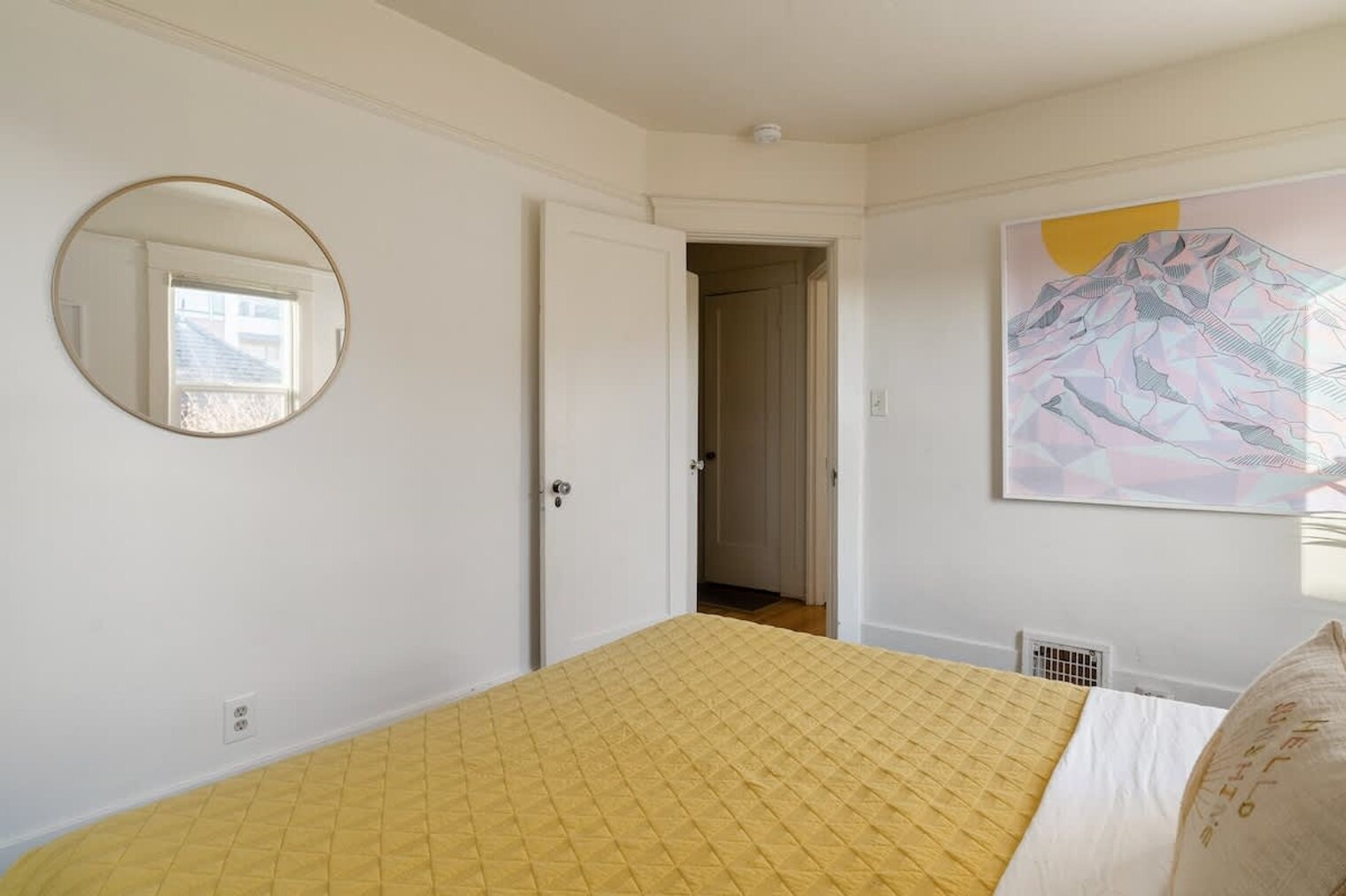 Building Photo - 2036 SE Morrison St