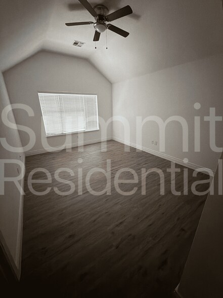 Building Photo - 190 Prairie Springs Loop