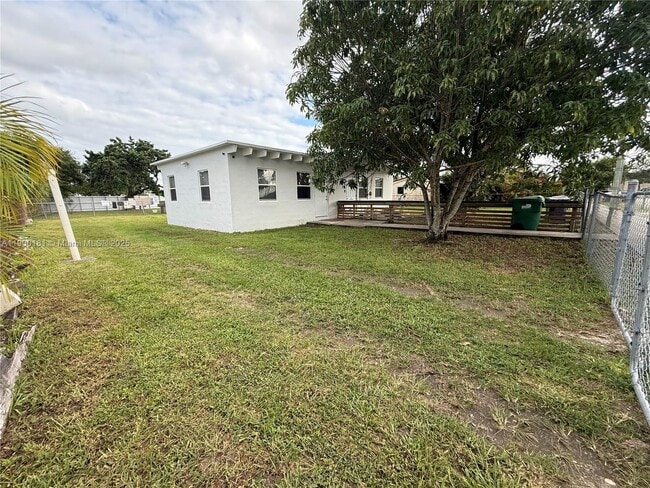 Building Photo - 26741 SW 139th Ave