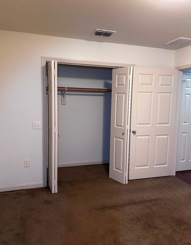 Building Photo - 1806 Holland St