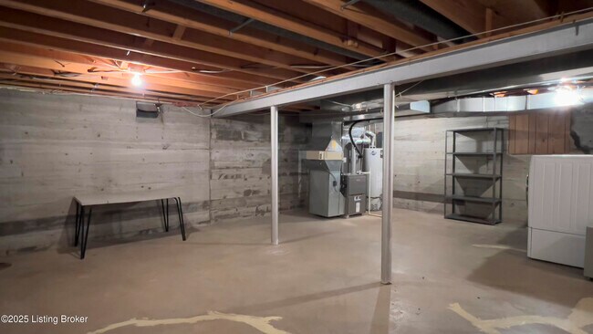 Building Photo - 1508 Sylvan Wynde