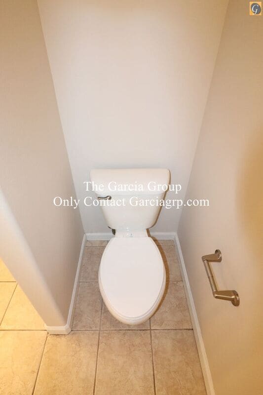 Building Photo - 10377 SW Ridgepath Ln