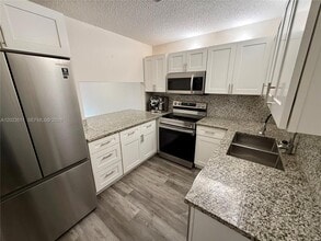 Building Photo - 4300 Landar Dr