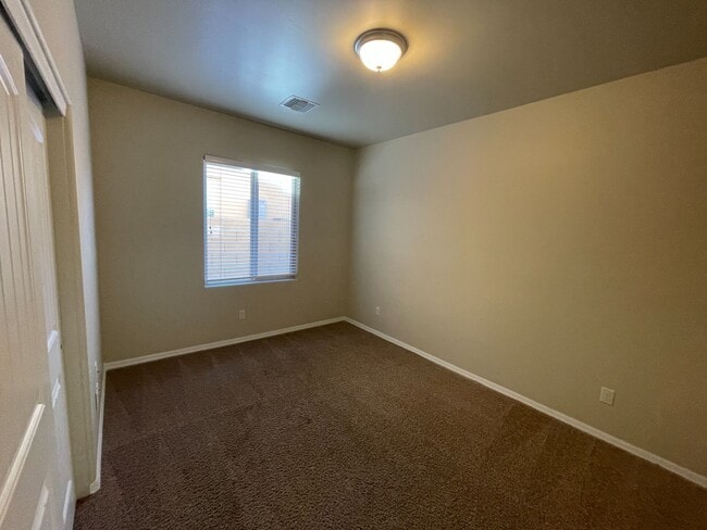Building Photo - 6132 E Overlook Ln