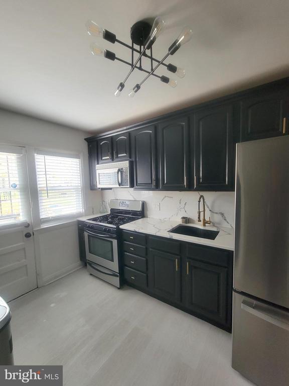 Building Photo - 202 Edgewood St