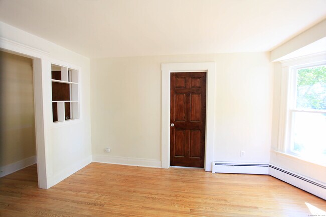 Building Photo - 66 Barnett St