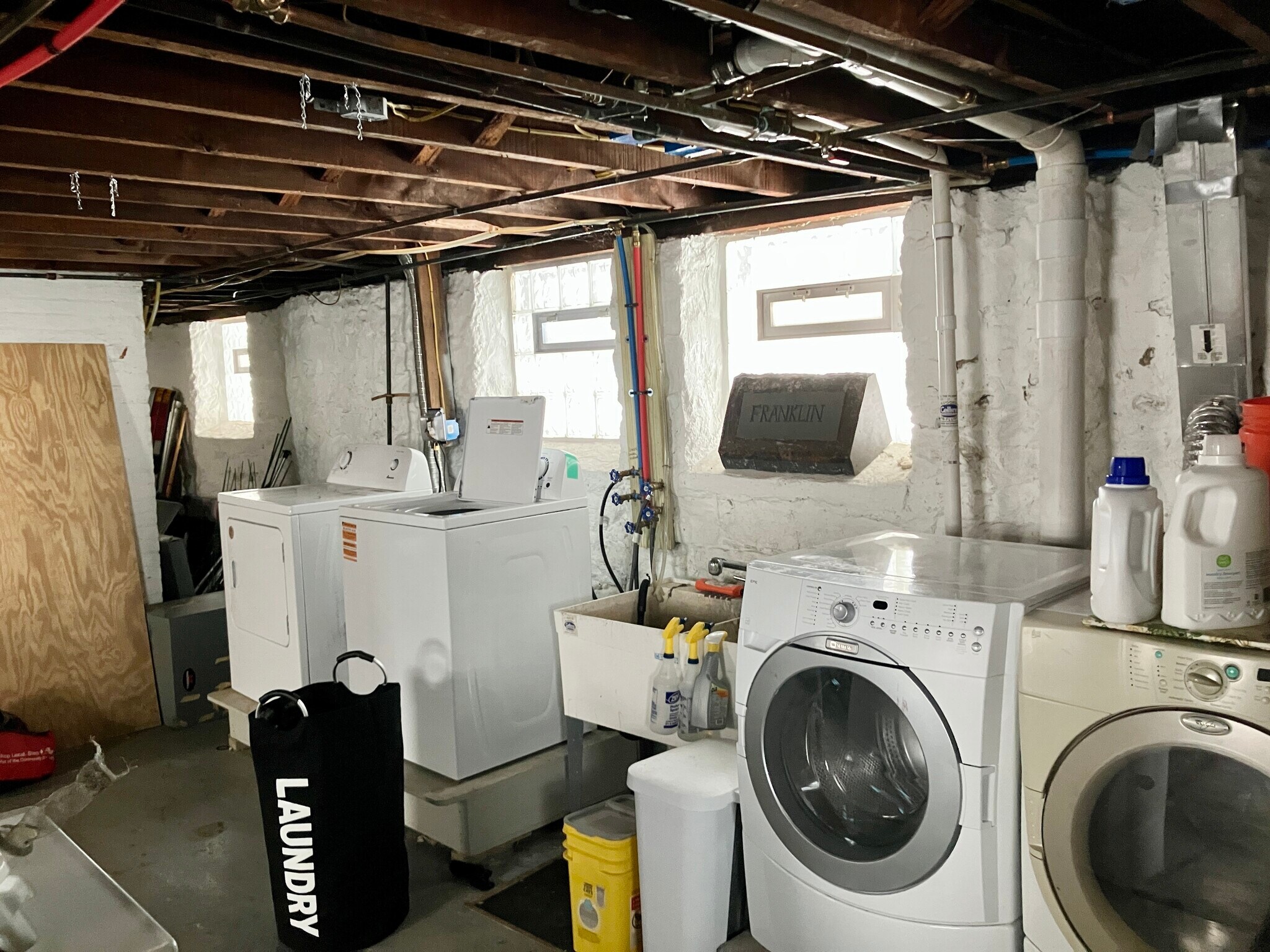 Building Photo - 67 Olcott Ave