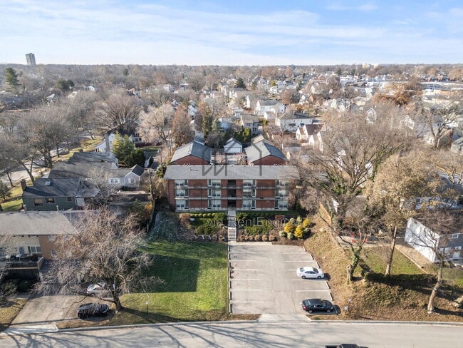 Building Photo - 1155 Edgehill Rd